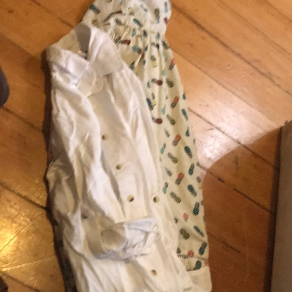 White blouse - Picture 2 of 2